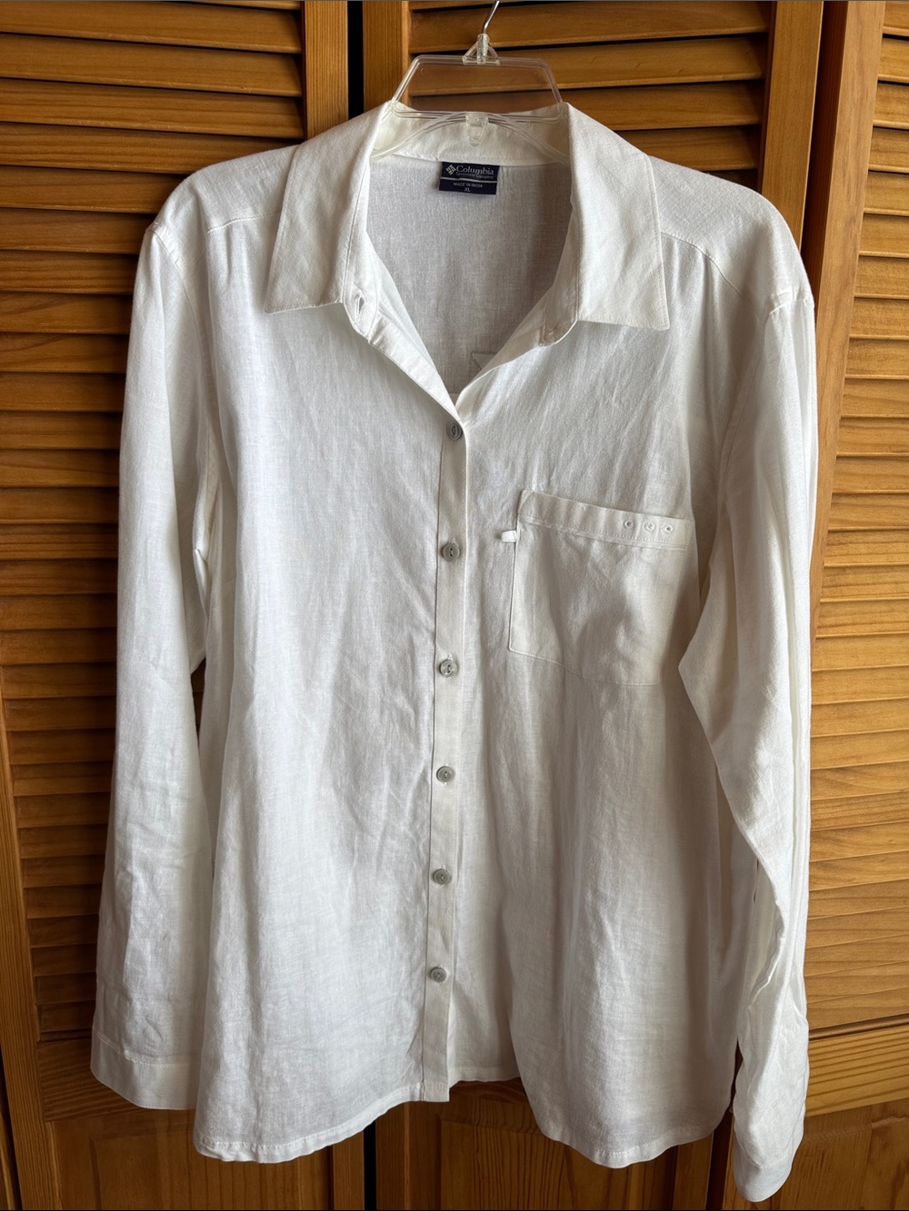Columbia Women’s XL White Button-Up Long Sleeve Shirt - Lightweight Casual